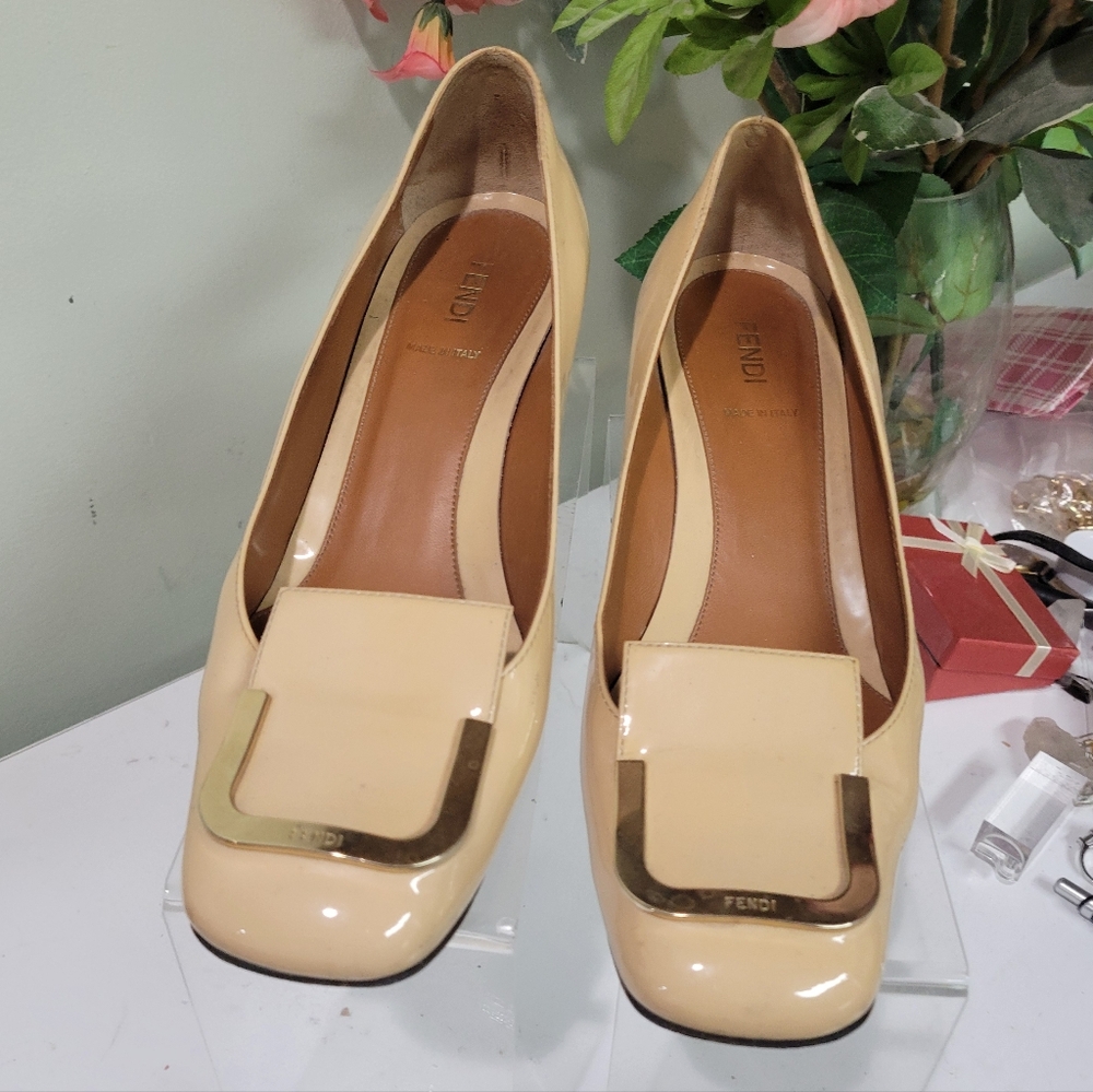 Fendi Nude Patent Leather Mid Heeled Pumps Italy 8 38.5 - Picture 2 of 16